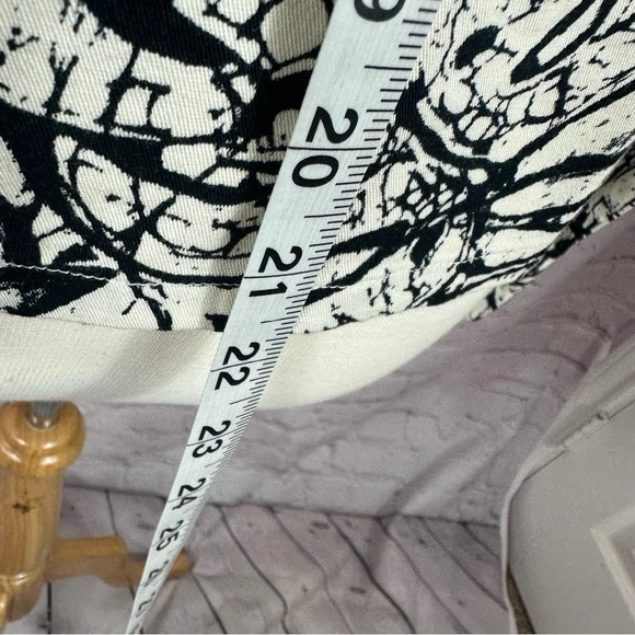 coldwater creek abstract floral black and white jacket size medium - Picture 5 of 7